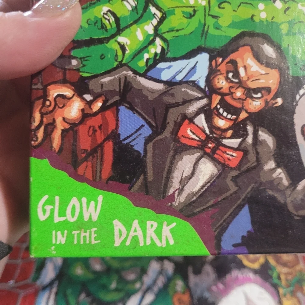 VTG 1996 Goosebumps Glow In The Dark 200 Piece Jigsaw Puzzle Complete